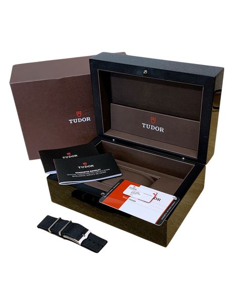 Tudor Black Bay M79230R-0012